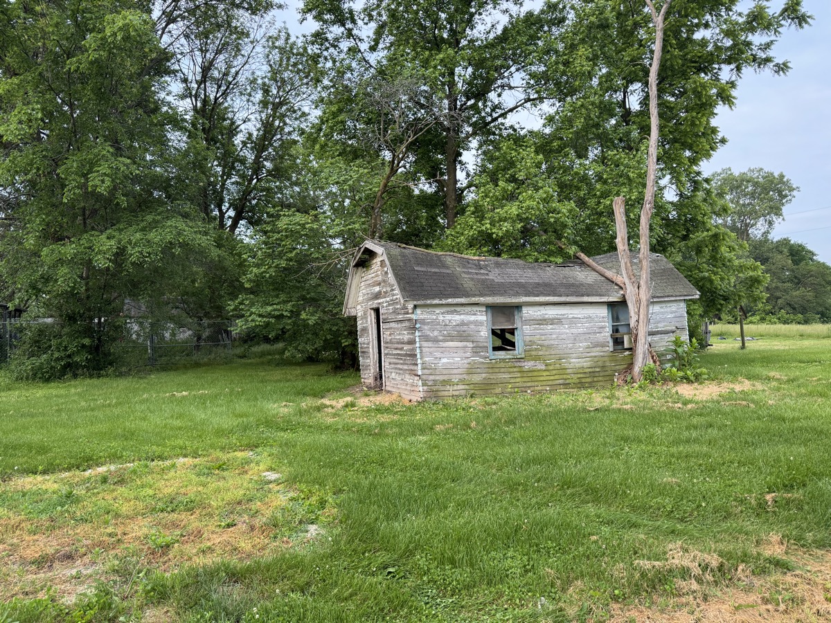 Old shed ready for demolition and removal in Mid-Missouri